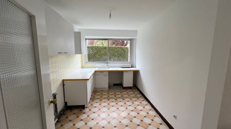 Location Appartement 3 pièces 74m² - Photo 2