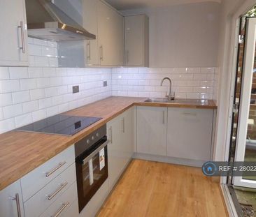 3 bedroom terraced house to rent - Photo 4