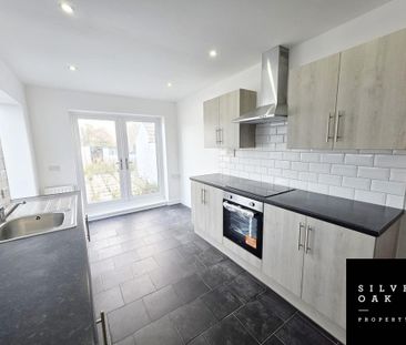 3 bedroom semi-detached house to rent - Photo 6