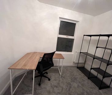 Warham Road Room 3 - Photo 6