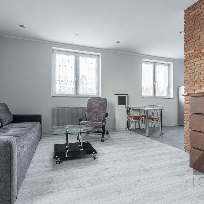 Przytulna kawalerka na wynajem w Jaworznie przy ul. Energetyków | Spacer 3D - Photo 1