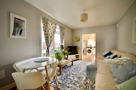 2 Bed Flat, Newport Road, E10 - Photo 5