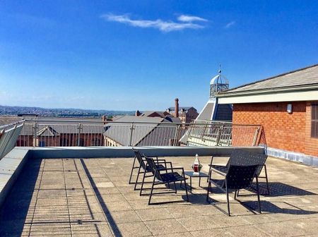 3 bedroom penthouse to rent - Photo 2