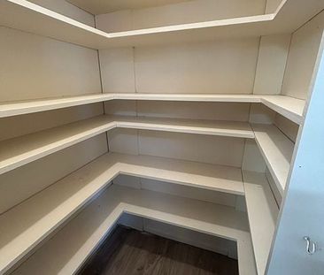 Spacious Home with Parkings - Photo 2