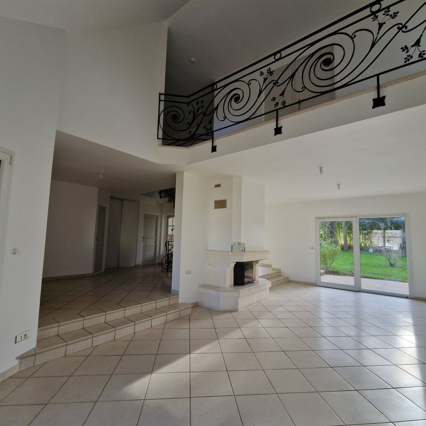 Location Maison 10 pièces 194m² DOURDAN 91410 - Photo 1