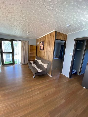 Ready to move in furnished 2BR Home in Glen Eden! - Photo 3