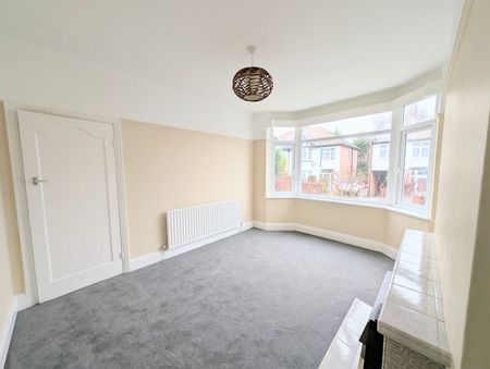 3 Bed Semi-Detached House, Exton Road, NG5 - Photo 2