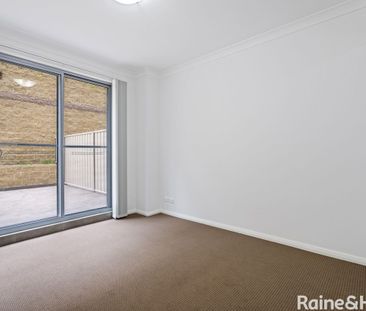 Stylish Apartment in Prime Gosford Location - Photo 6