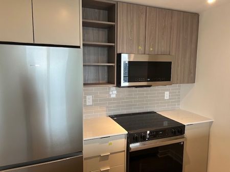 For Lease - 2075 Lakeshore Road Unit# 1101, Burlington, Ontario - Photo 4