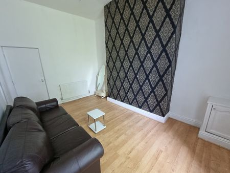 1 Bed Flat, Bentley Road, L8 - Photo 3