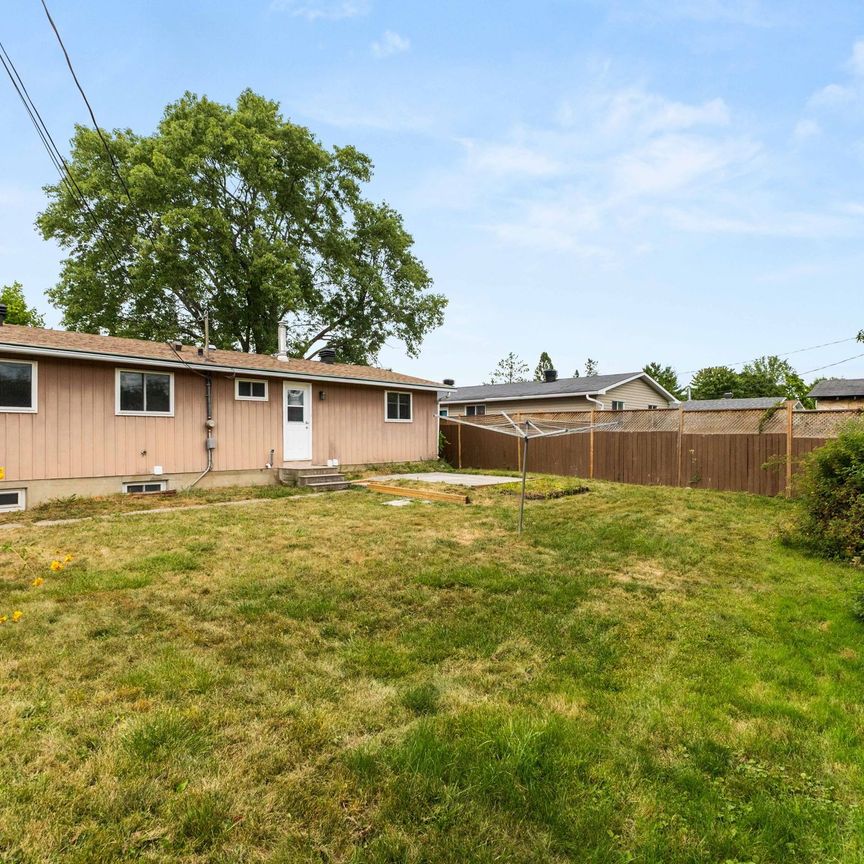 For Lease - 320 Reynolds Drive Unit# B, Orleans - Cumberland and Area, Ontario - Photo 1