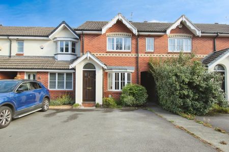 2 bedroom mews to rent - Photo 2