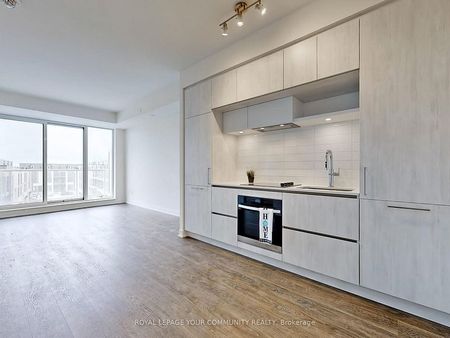 For Lease - 2 David Eyer Road Unit# 421, Richmond Hill, Ontario - Photo 4