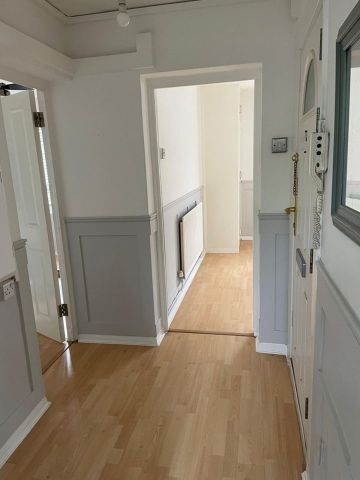 1 Bed Flat, Swiftsden Way, BR1 - Photo 2