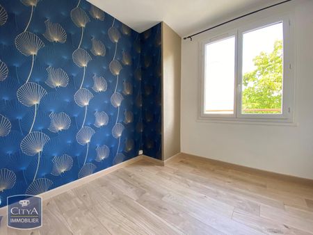 Location Appartement 3 pièces 63m² VILLEFRANCHE SUR SAONE 69400 - Photo 2
