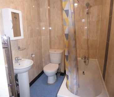 Beacon Apartments, Upper Sutton Lane, Heston, TW5 - Photo 4