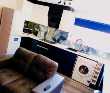 3 bedroom flats - Photo 3