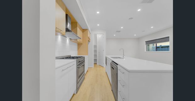 Modern Family Living in the Heart of Upper Point Cook!! - Photo 1