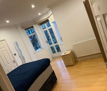 2 Bed Flat, Union Road, S11 - Photo 2