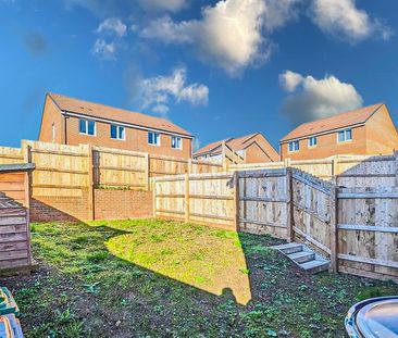 3 bedroom semi-detached house to rent - Photo 1