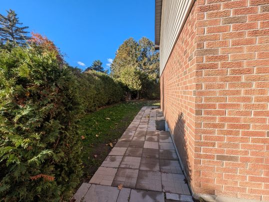 For Lease - 17 Mcclure Crescent, Kanata, Ontario - Photo 1