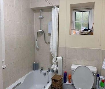 Christ Church Mount, Epsom, KT19 - Photo 6