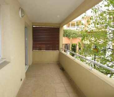 NIMES CARNOT APPARTEMENT T2 AVEC TERRASSE ET GARAGE - Photo 4