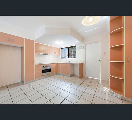 1/46 Alexandra Street, North Ward, Qld 4810 - Photo 5