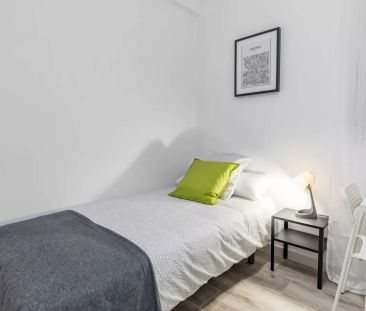 Spacious room for rent in 5-bedroom apartment, L’Olivereta - Foto 6