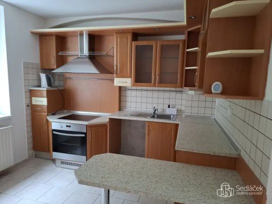 Byt 2+1 v Karlových Varech, Dalovicích s možností využívání zahrady. - Photo 1