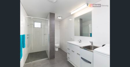 Furnished & Stunning Studio Apartment with a View to Match! - Photo 5