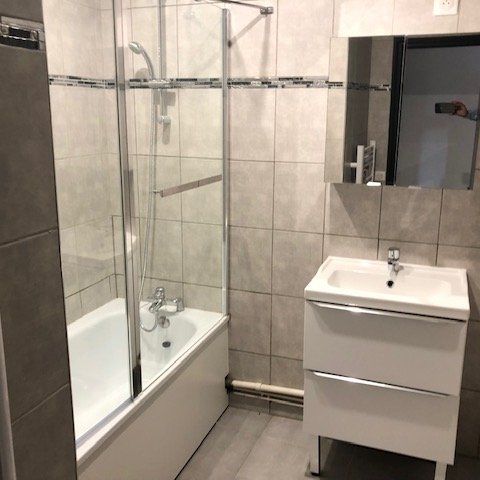 Location Appartement 2 pièces 63m² - Photo 1