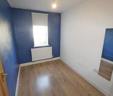 4 bedroom terraced house to rent - Photo 6