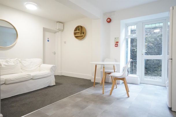 Basement Flat 54 Holyhead Road - Photo 1