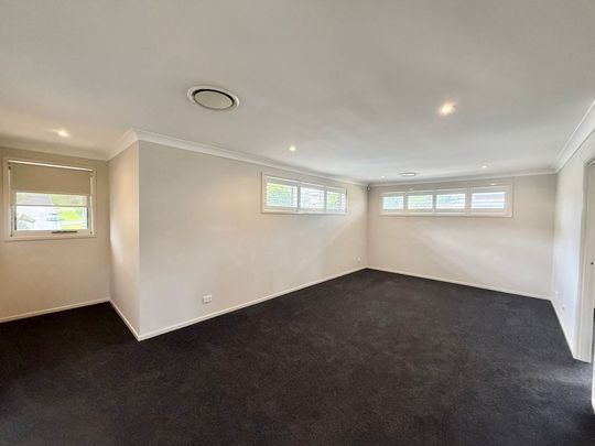 21 Grasmere Way, Warners Bay - Photo 1