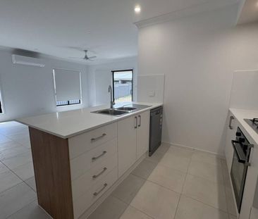 BRAND NEW 4 BEDROOM HOME! - Photo 6