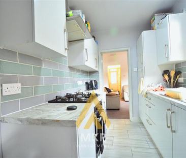 4 bedroom terraced house to rent - Photo 6