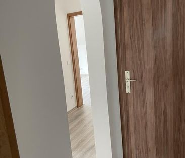 Helle 4 Zimmer Wohnung mit viel Nutzfläche top renoviert - Foto 1