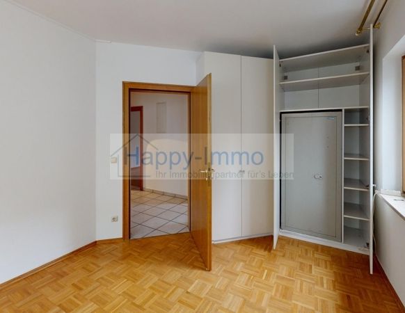 4 Zimmer EG-Whg / 3 Zimmer im Souterrain / ca. 100 Gartenanteil / Garage / virtuelle Besichtigung - Foto 1