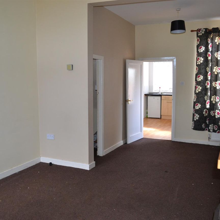 3 Bedroom End of Terrace House for Rent - Photo 1