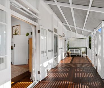 15 Saint Leonards Street, Coorparoo QLD 4151 - House For Rent | Domain - Photo 2