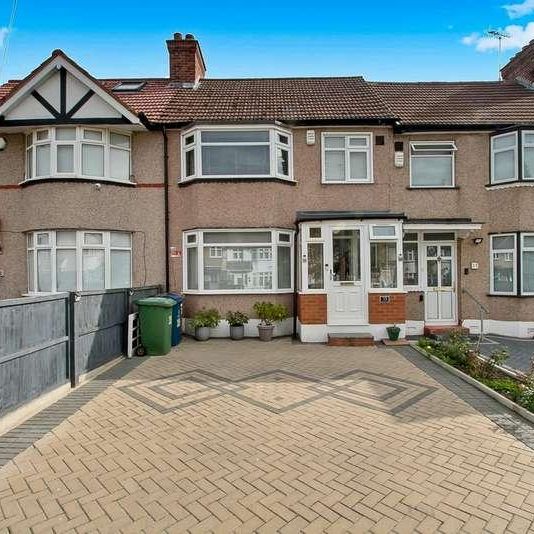 Adderley Road, Harrow Weald, HA3 - Photo 1