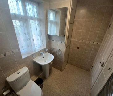 5 bedroom detached house to rent - Photo 2