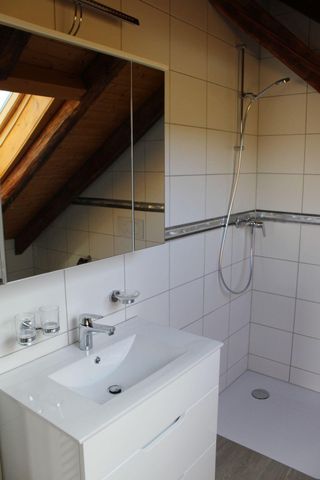Rent a 2 ½ rooms duplex in Courchapoix - Photo 2