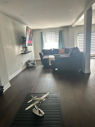 For Lease - 5336 Lismic Boulevard Unit# MAIN & 2ND, Mississauga, Ontario - Photo 1