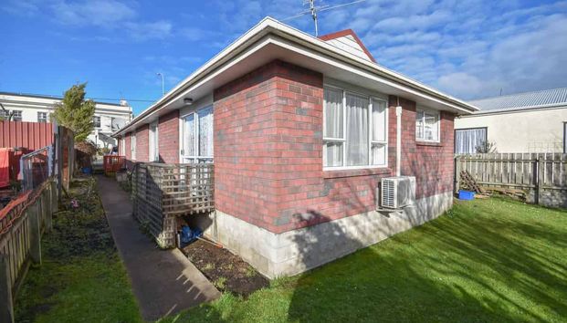 Sun, space and convenience - Photo 1