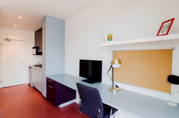 Medium Studio style 1 - Photo 1