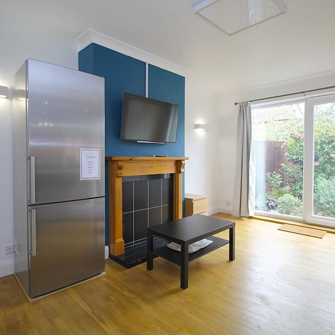 1 bedroom in a house share to rent - Photo 1