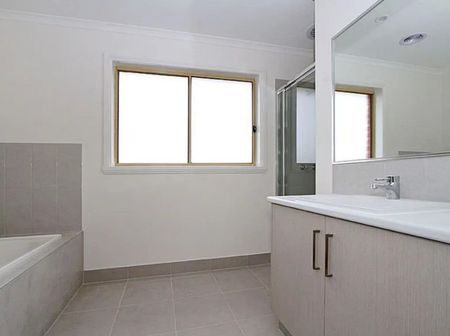Charming 3-Bedroom Home in South Morang - Photo 4