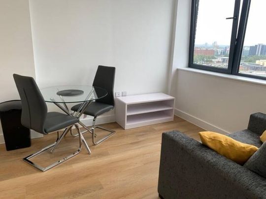 Studio Flat, Alexander House, M16 - Photo 1